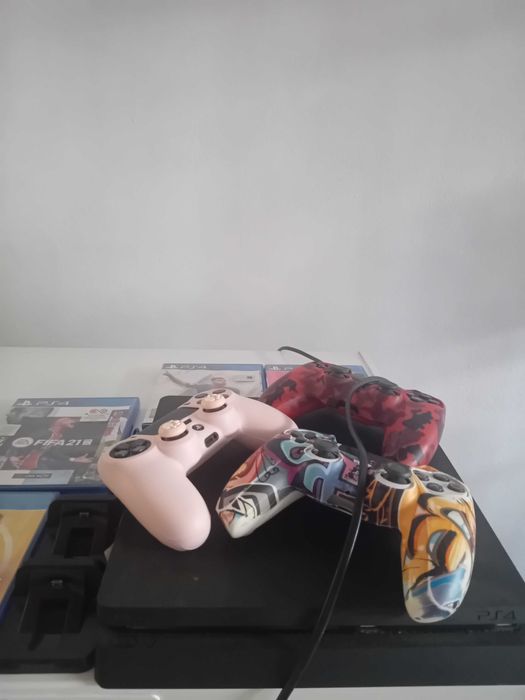 Playstation 4 slim