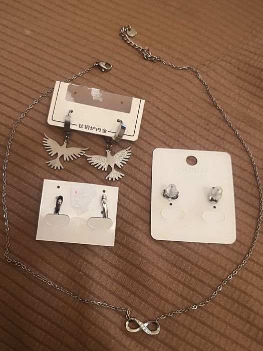 Набір прикрас лотом