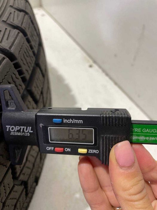 Шини зима  215/65 r16 Falken стан чудовий резина зима 215-/65/15