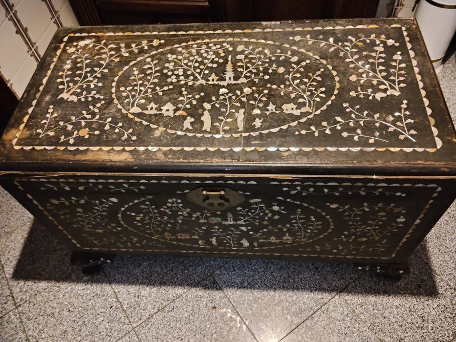 Arca baú com pendentes chinês