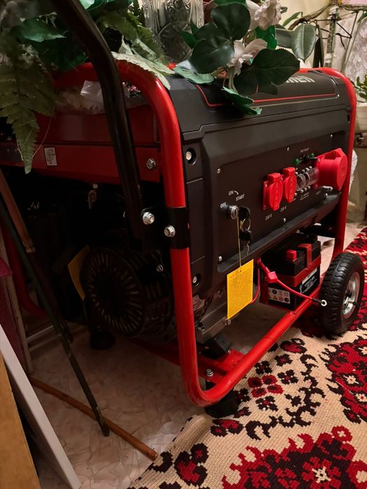 Бензиновий Генератор