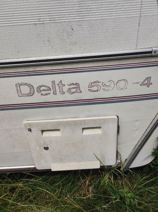 Przyczepa kempingowa Delta lodówka kuchenka gazowa piec gazowy bojler