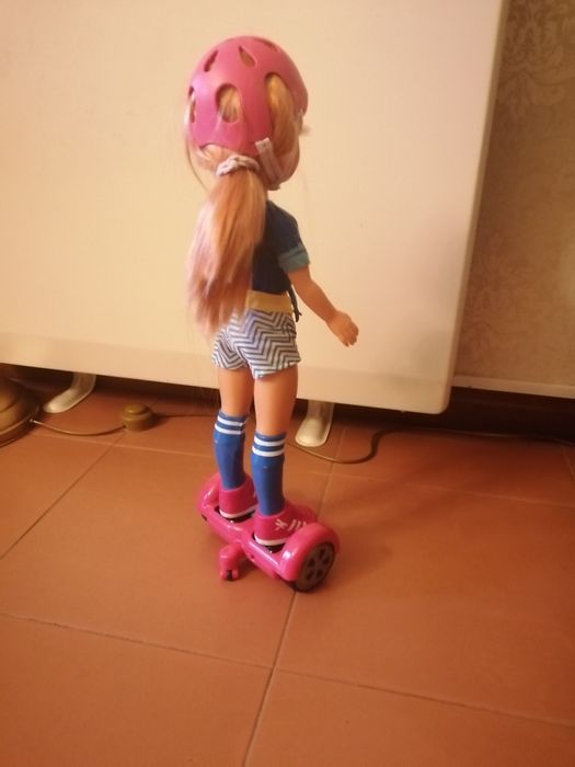 Boneca Nancy, hoverboard