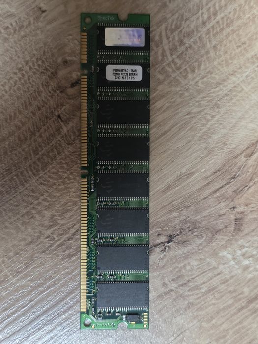 256mb sdram, w pełni sprawne.