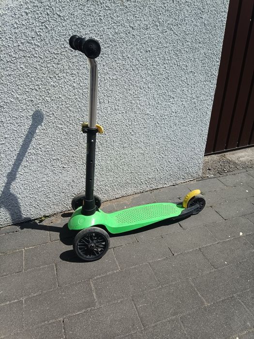 Sprzedam hulajnogę koloru zielonego