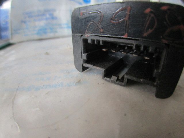 Comando / botão / interruptor vidros frente direito HONDA FR-V (BE_)