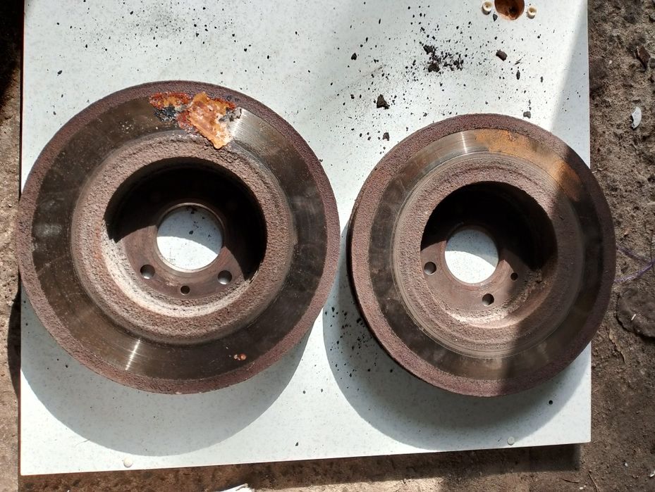 Гальмівні диски передні Renault Scenik 2