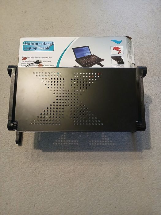 Podstawka chłodząca pod laptopa.