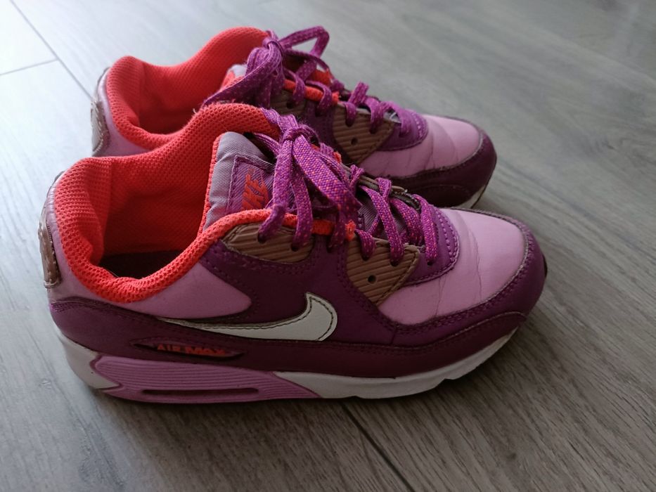 Adidasy Air firmy Nike