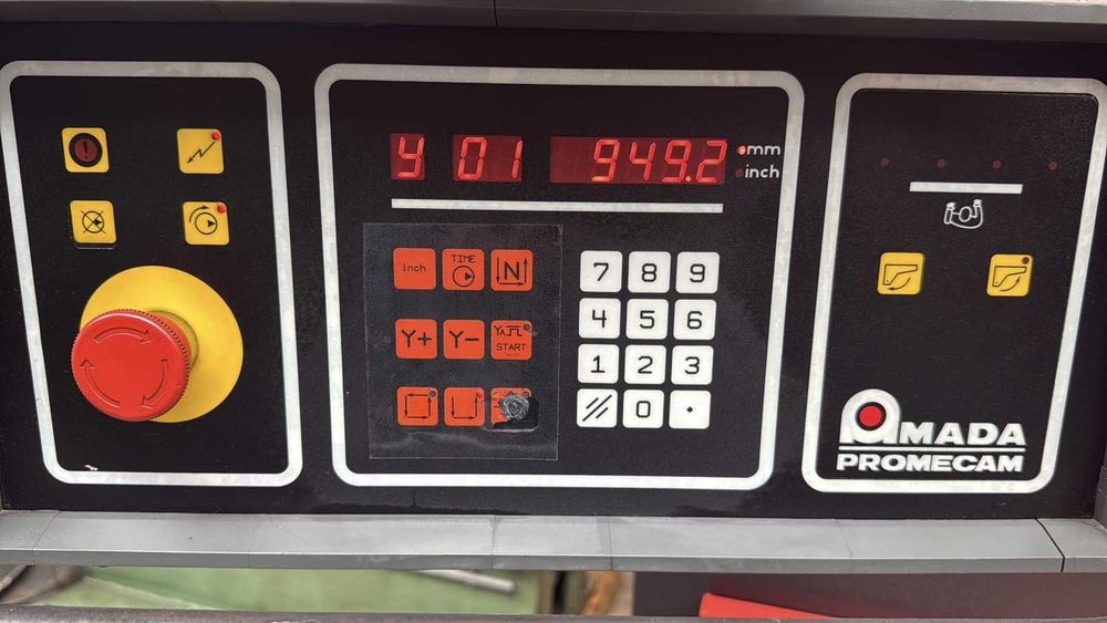 Komplet maszyn Amada do obróbki blachy 10x3100 krawędziarka + gilotyna