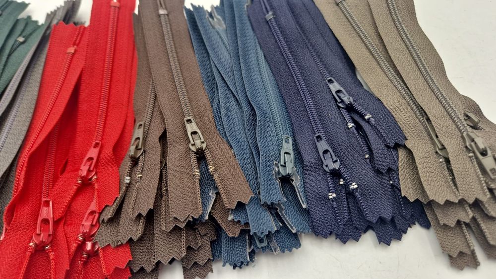 Zamki zestaw 70 szt.Opti i Ykk