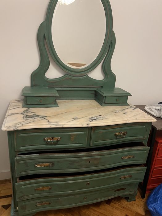 Comoda antiga com toucador