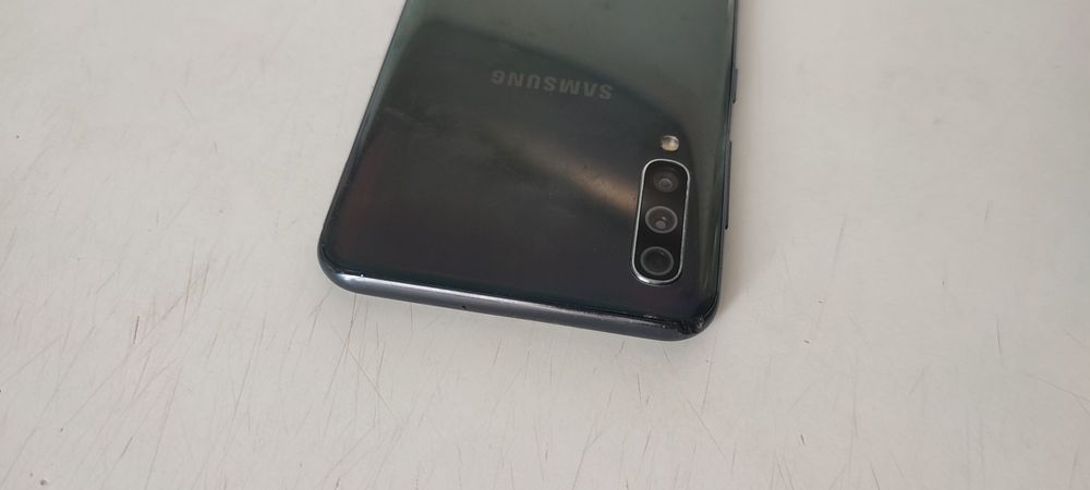 Продам Samsung a50 (a505fn)