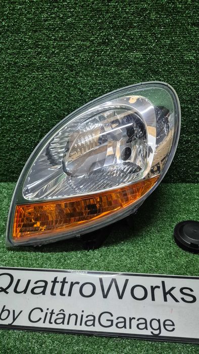 Otica Farol Esquerdo Renault Kangoo I KC FC 1997 a 2008 Ref. 551-1145L-LDEMY NOVO DEPO C/DANOS