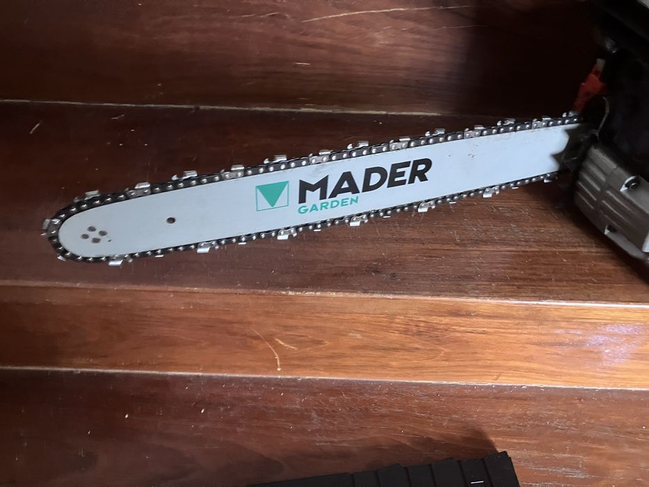Motosserra Mader Garden 45.2cc (18 polegadas) – Ótimo Estado