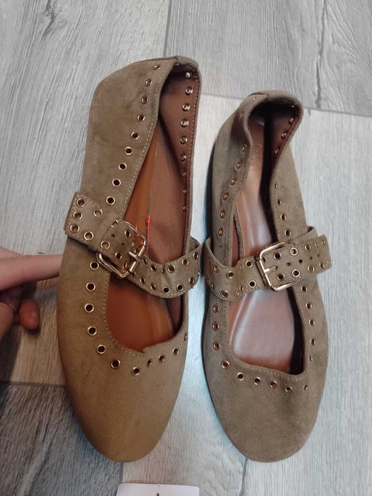 (40) ASOS/ Beżowe, bogato zdobione baleriny z zapięcie NOWE