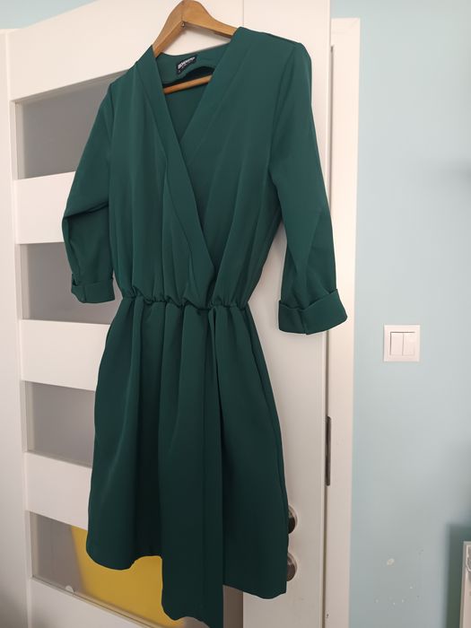 Sukienka kopertowa butelkowa zieleń Mosquito złote guziczki roz S 36