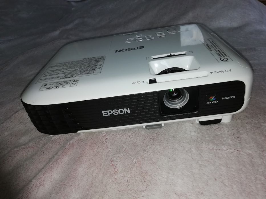 Проектор Epson EB-S04