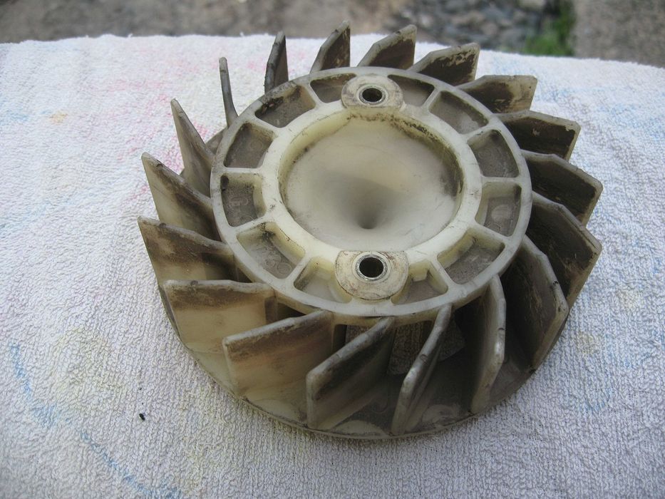 Крыльчатка генератора  на скутер Honda Lead AF20 -HF05.