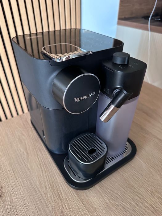 Nespresso Gran Lattissima EN650. B