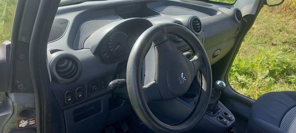 Super oszczędne Auto 178 tys. Oryginalny przebieg