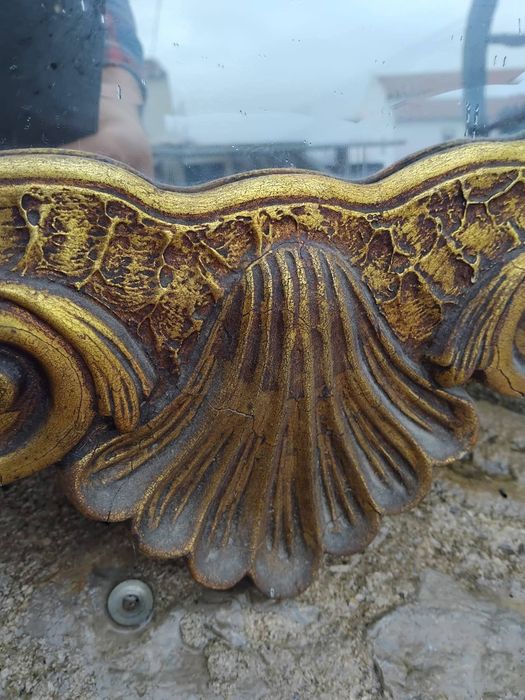 Espelho em talha dourada