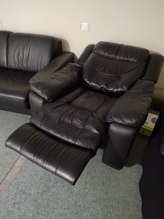 Sofa em pele electrico