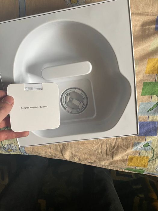 Airpods Max продам