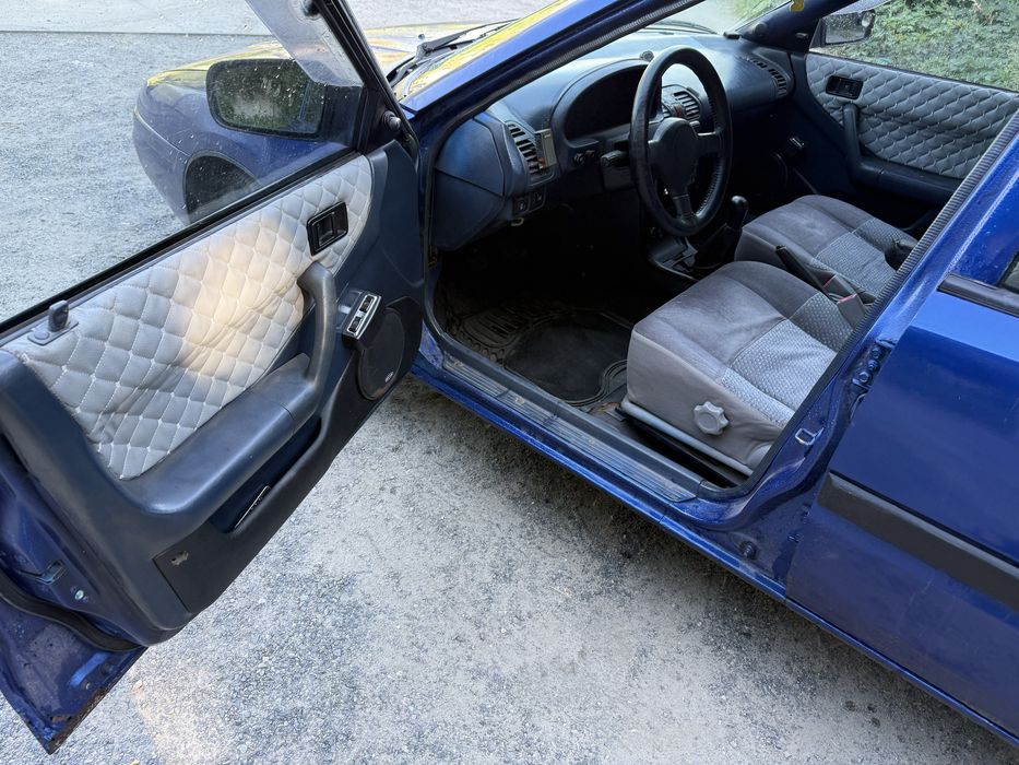 Mazda 323F 1.6 газ/бенз. 1993 года. Офомление.
