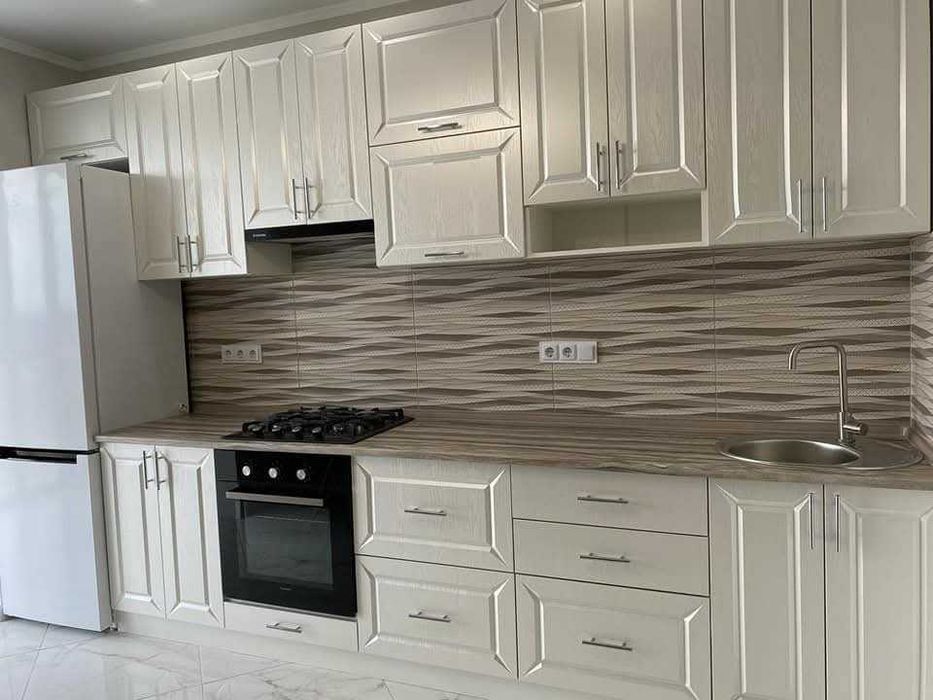 Продам 1 кімнатну квартиру в новому будинку на Таїрова.