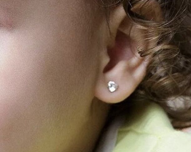 Прокол ушей без шума