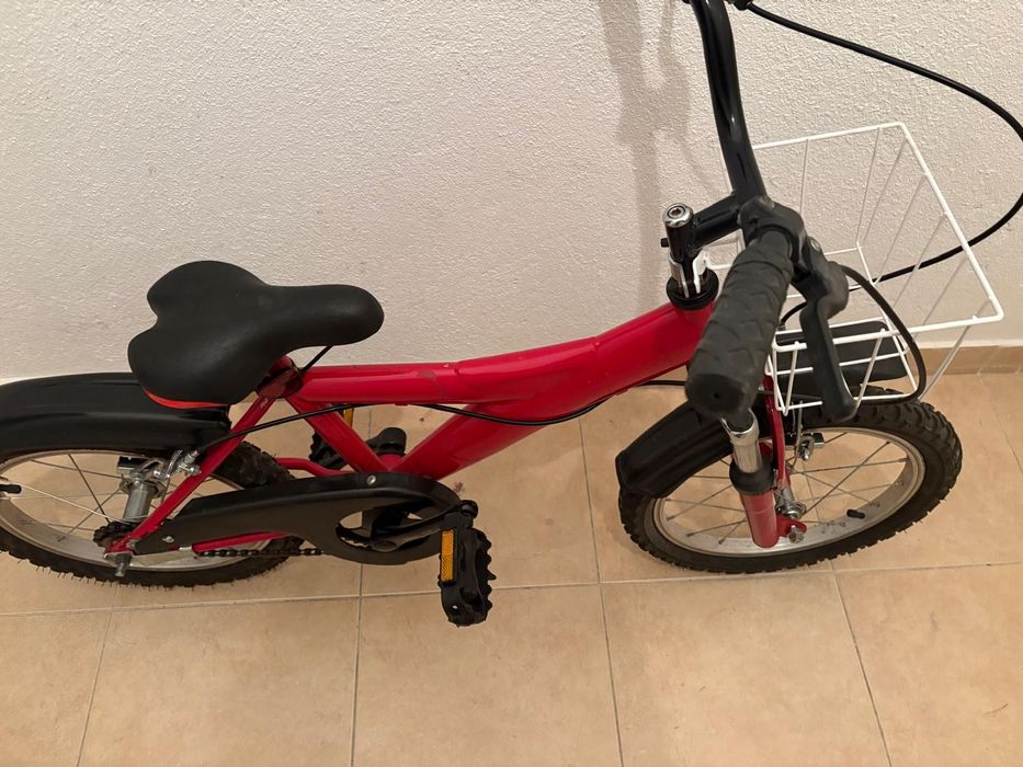 Bicicleta crianca com roda de apoio