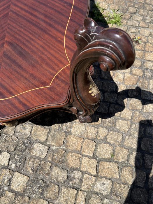 Mesa de centro em madeira