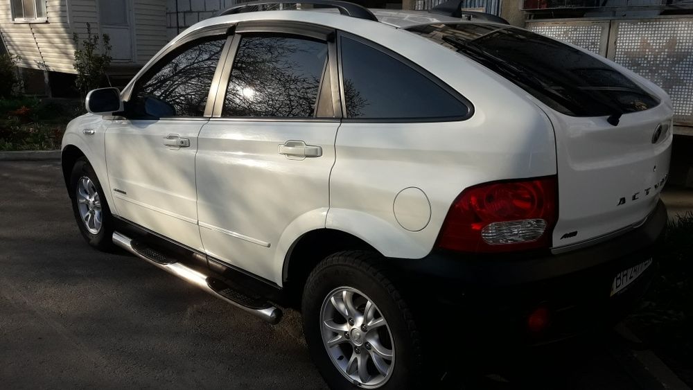 Sangyong Actyon 2010 года  8200$