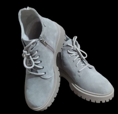 Ботінки замшеві жіночі 39р.