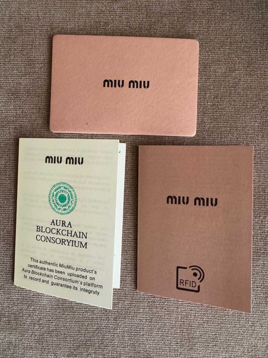 новая резинка ( скранч ) Miu Miu