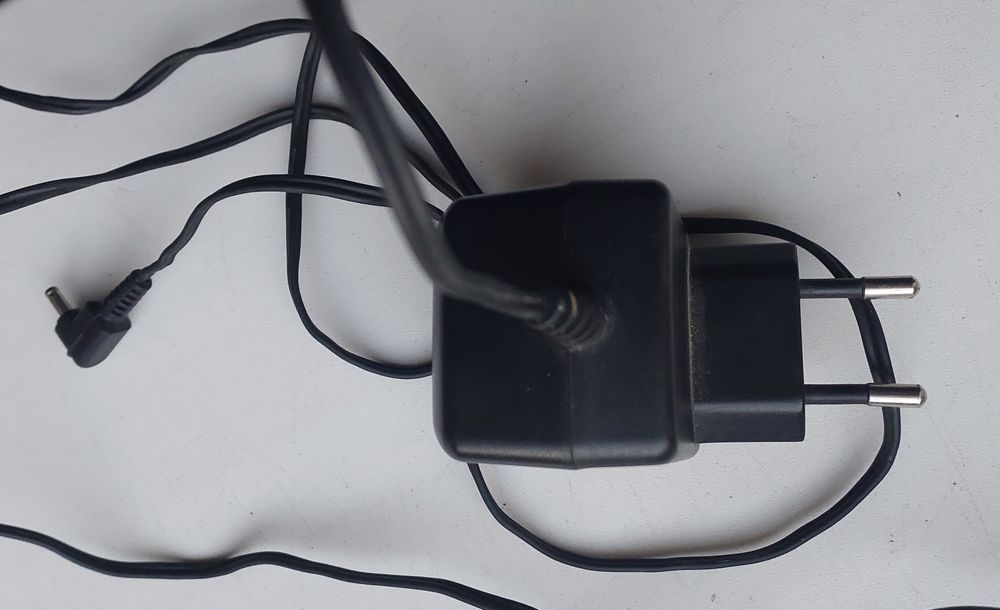 Зарядка SPN 4682B  для кнопочного телефона Motorola