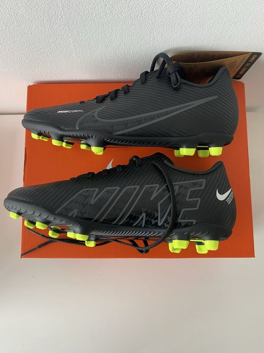 Sprzedam nowe korki Nike r. 36,5 oryginalne