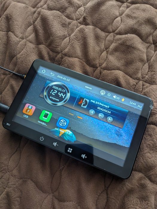 Мультимедійний монітор для авто, Carplay та Android Auto.