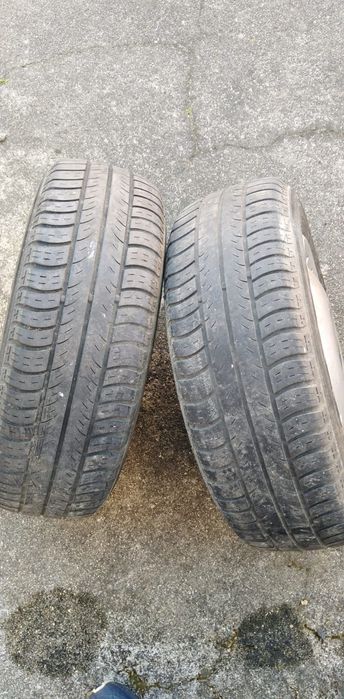Pneus 175/r13 com jantes e tampão
