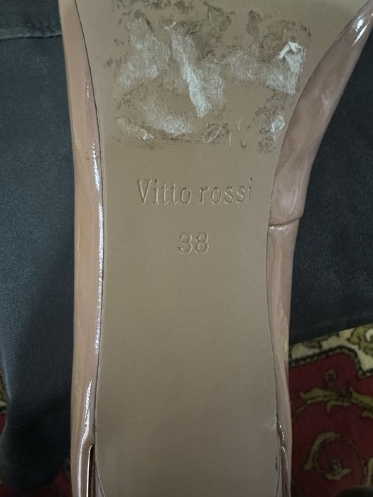 модель бренда Vltto Rossi в размере 38.