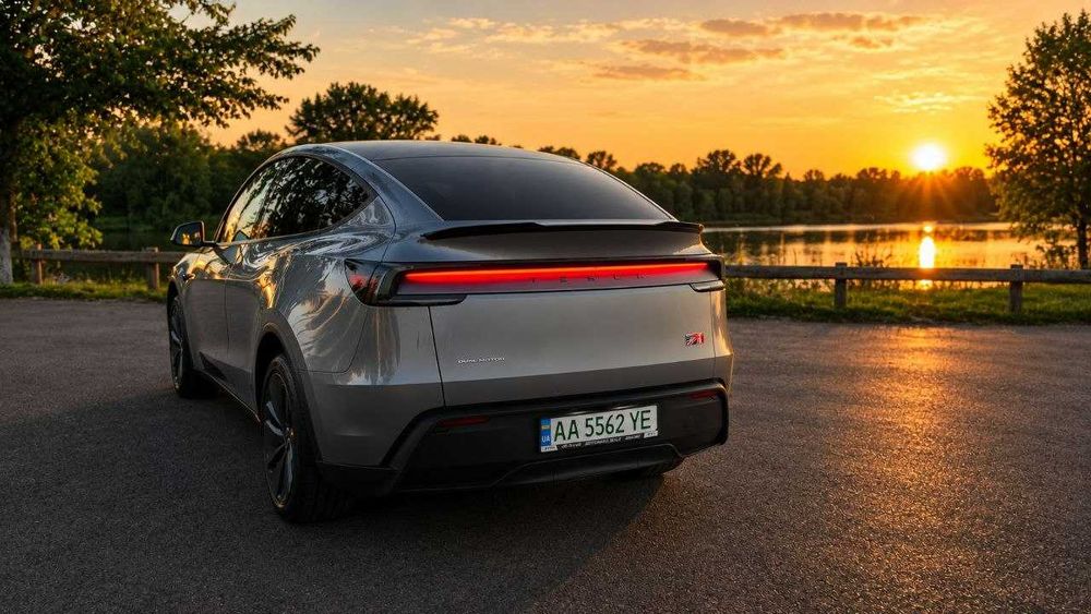 Tesla Model Y Juniper Launch Series 2025