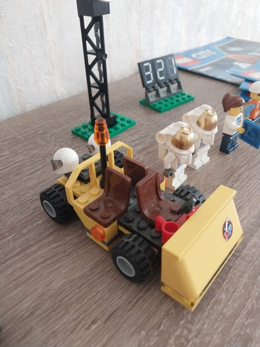 Продам Лего Космопорт