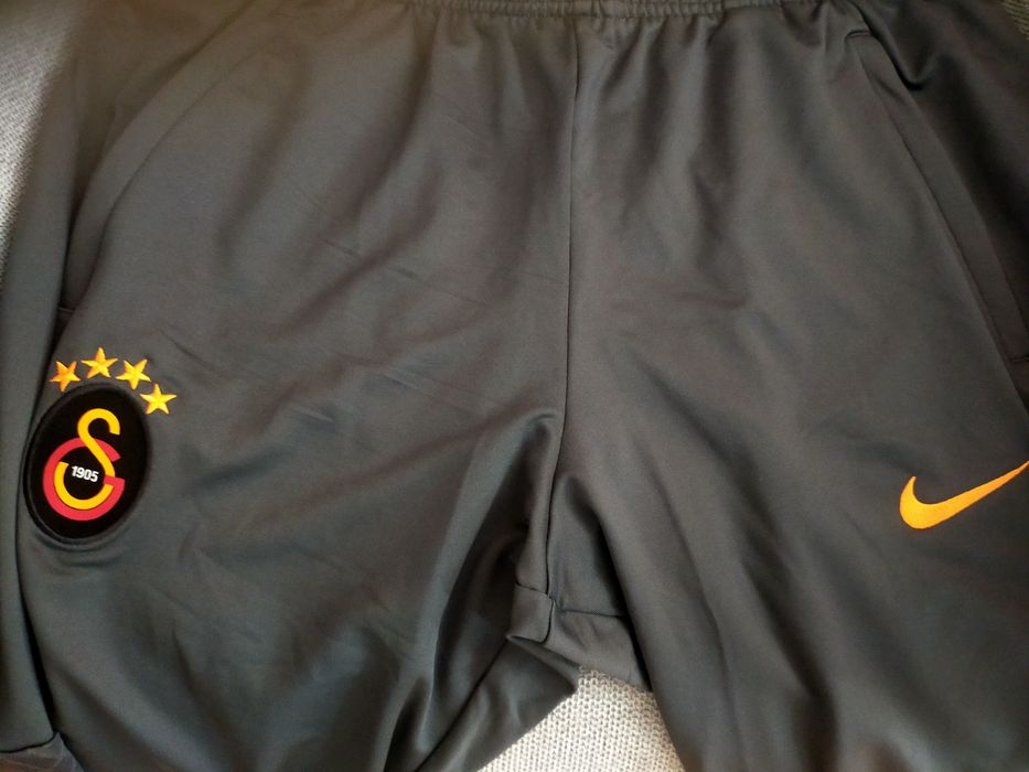 Oryginalne dresy nike slim. Nieużywane.