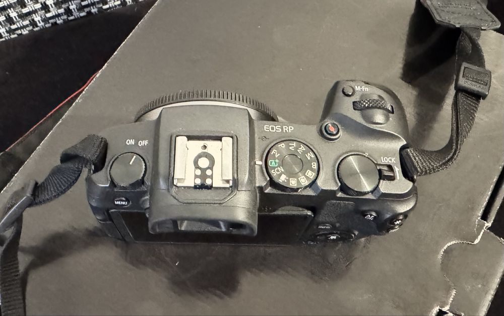 Фотоапарат Canon EOS RP + сумка