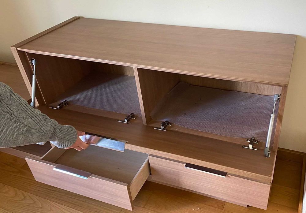 Conjunto de 2 Aparadores em Madeira – Design Moderno
