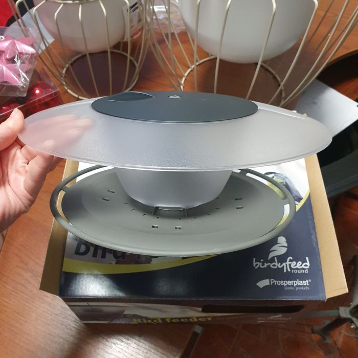 Годівниця для птахів