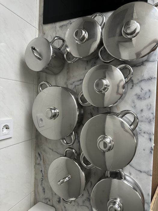 Conjunto de Tachos/Panelas em Inox c/ Tampas – 8 Peças – Excelente Estado