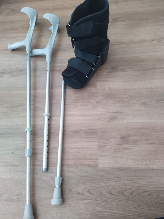 Коригуюча білизна,ортеза та костилі