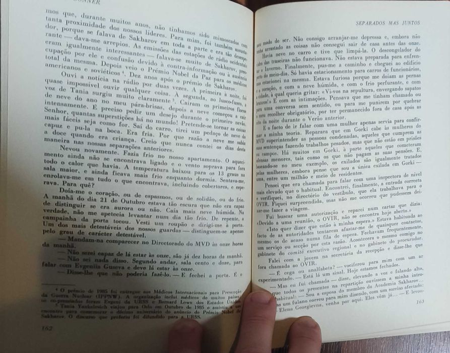 Livro "SEPARADOS MAS JUNTOS" de Elena Bonner